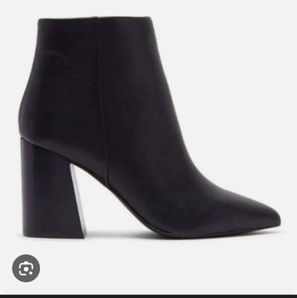 Steve Madden Cashew Ankle Boots